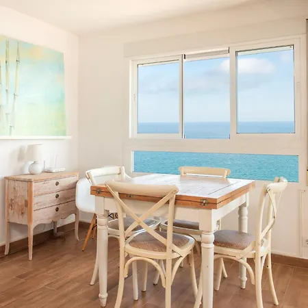 Juan Aparicio Sunrise アパート